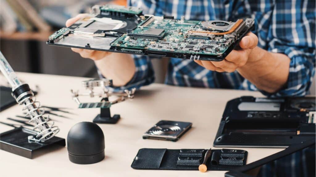 How Much Does It Cost To Replace A Screen On A Laptop?